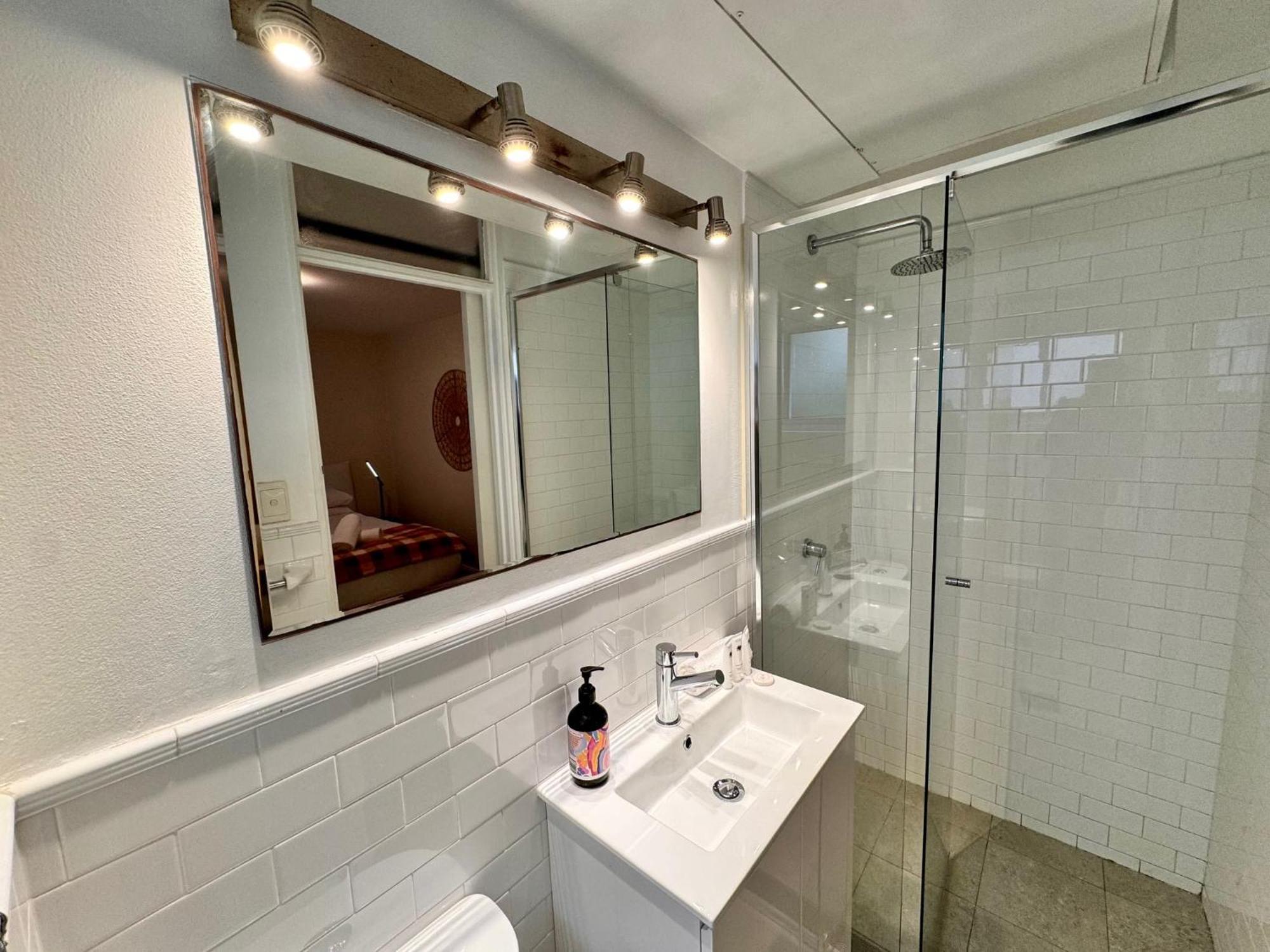 1 Bdrm Manly Beachside Apt With Parking Sydney Luaran gambar
